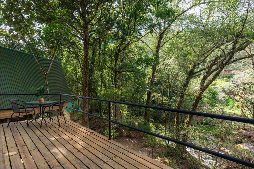 Unicorn Lodge: Direct Riverfront : Unique Experience San Gerardo de Dota Extérieur photo