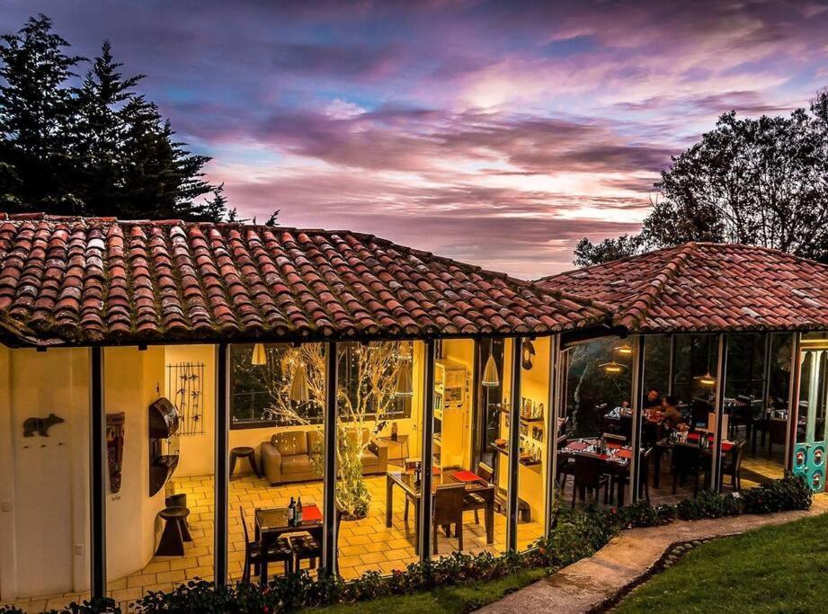Unicorn Lodge: Direct Riverfront : Unique Experience San Gerardo de Dota Extérieur photo