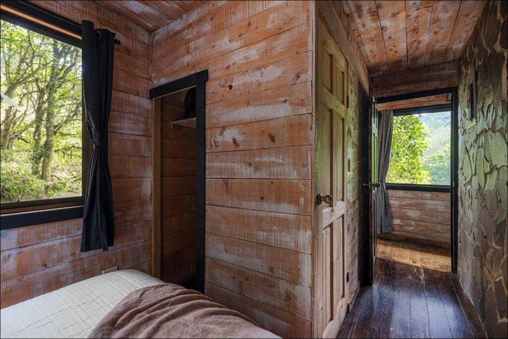 Unicorn Lodge: Direct Riverfront : Unique Experience San Gerardo de Dota Extérieur photo