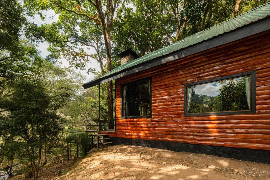 Unicorn Lodge: Direct Riverfront : Unique Experience San Gerardo de Dota Extérieur photo